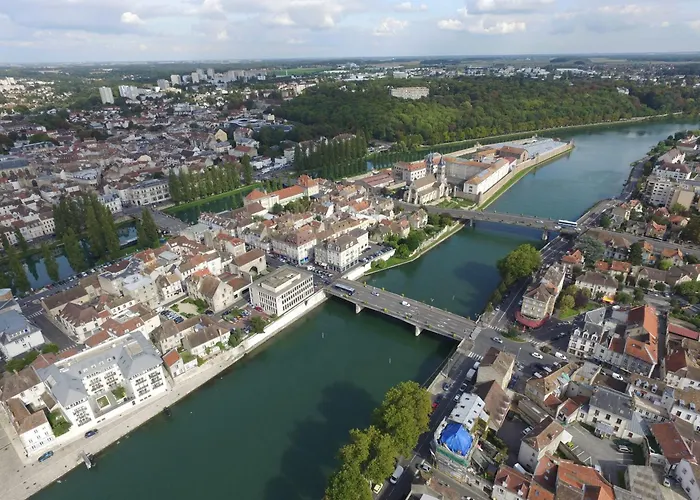 Le Grand Saint Aspais - 5 Personnes -